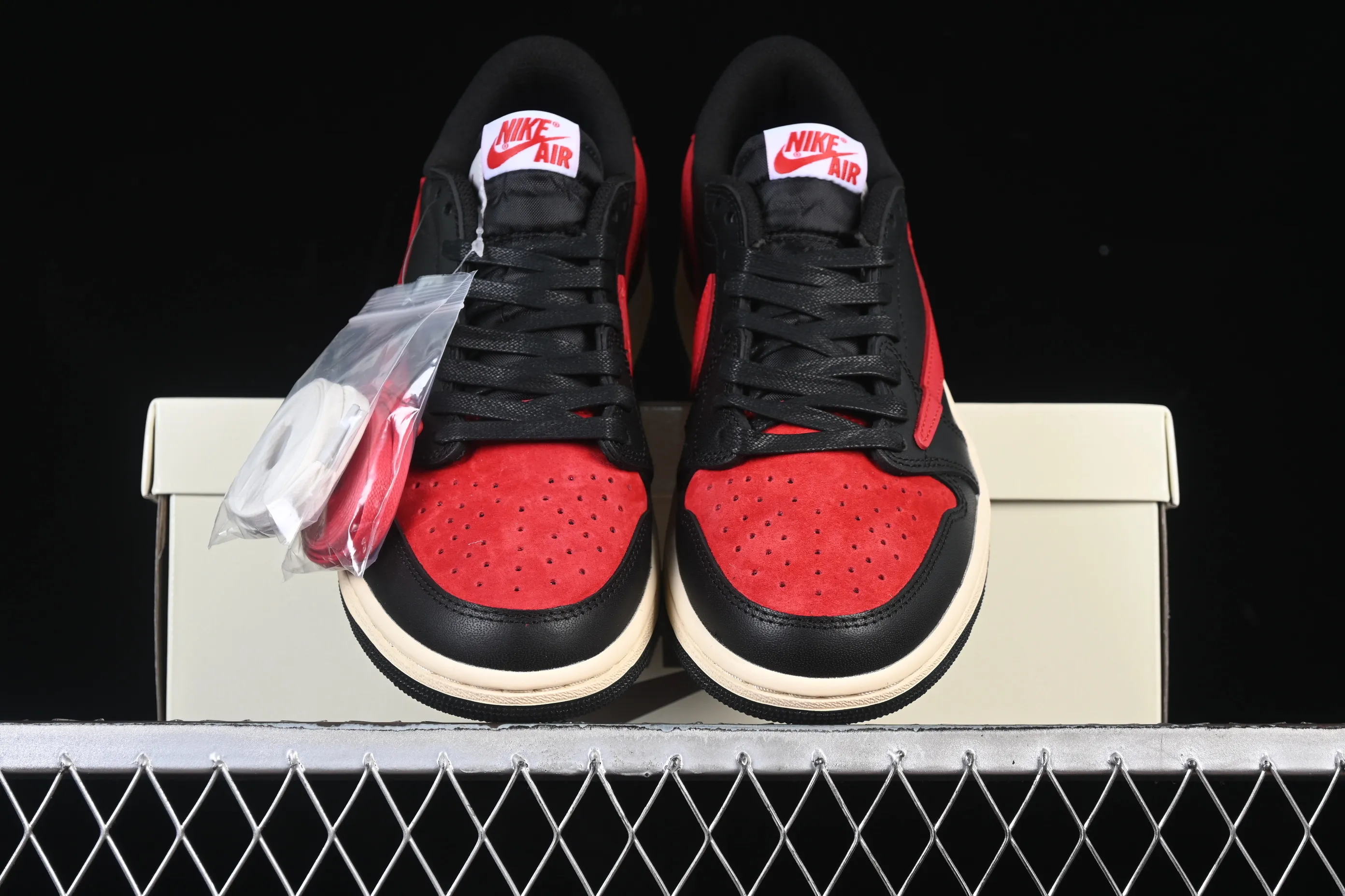 All categories Air Jordan Jordan series basketball shoes Air Jordan 1 Low Travis Scott x Air Jordan 1 Low OG AJ1 Joe 1 undercut low DZ4137-700